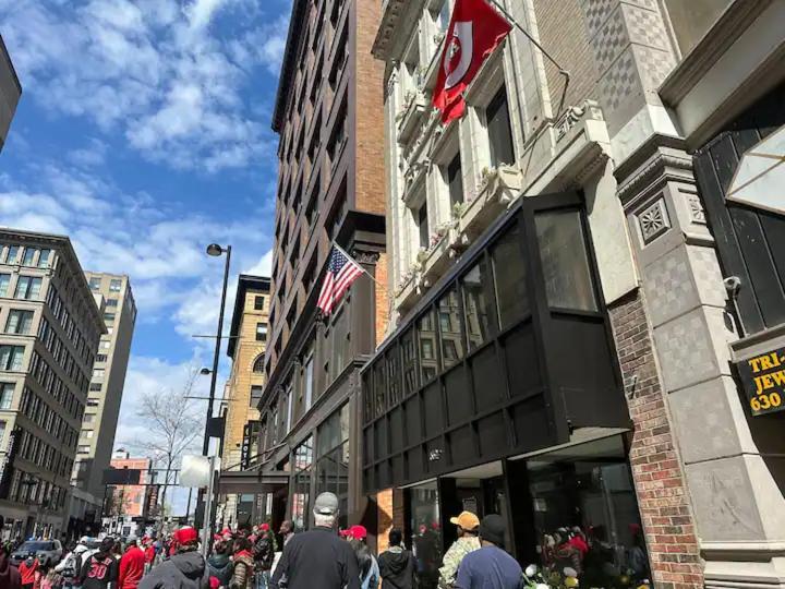 The Historic Lyric Presidential Suite Cincinnati Exterior photo